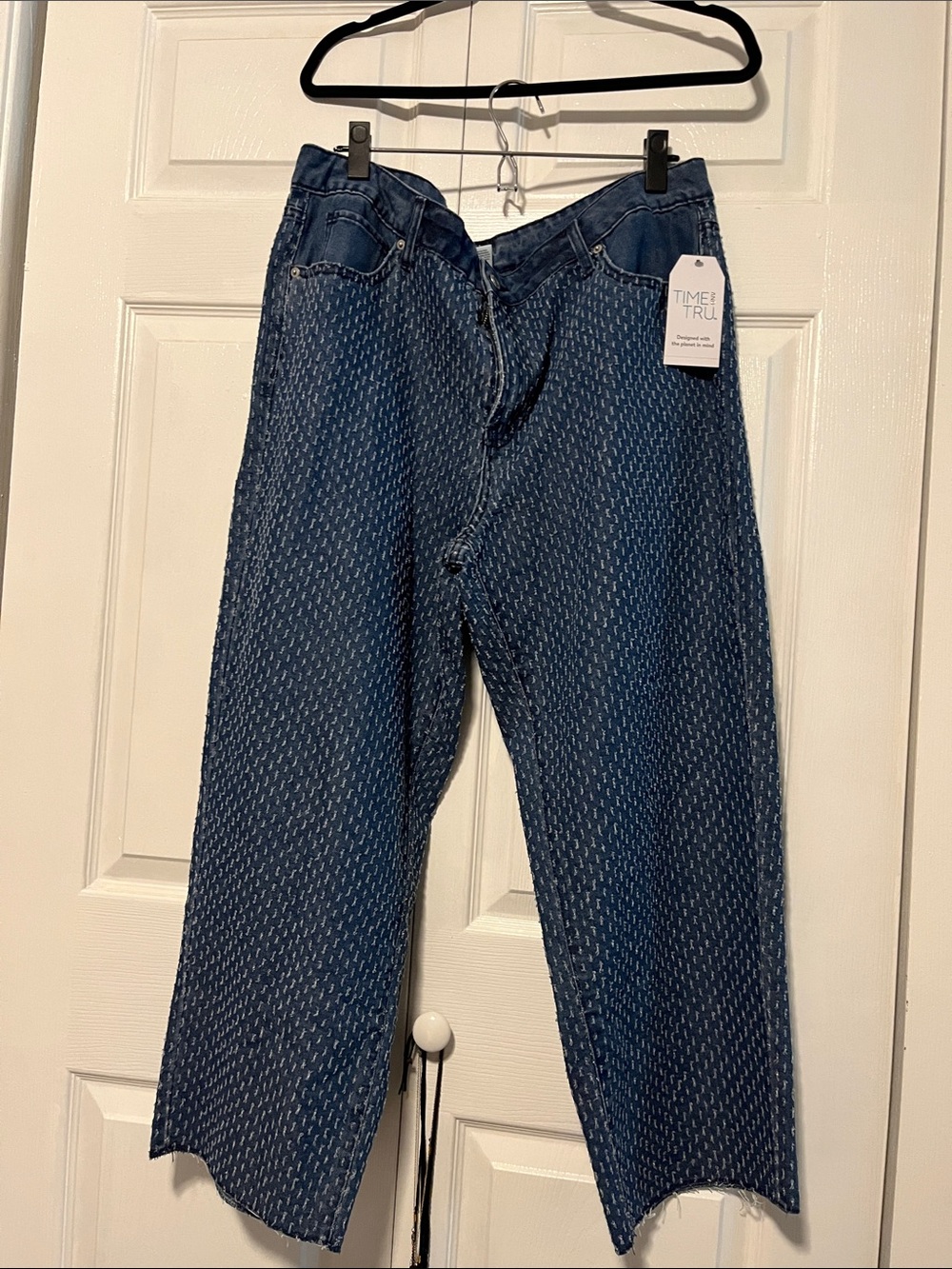 NWT Time and Tru Women’s Plus Size Textured Straight Leg Cropped Jeans